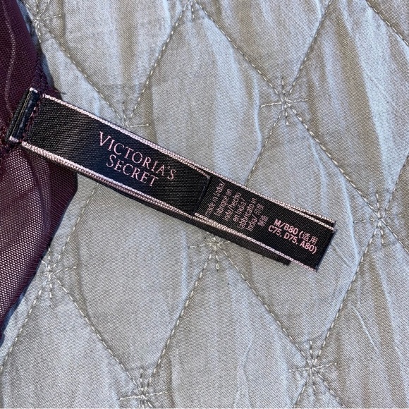 Victoriaβs Secret size. M Tie-dye sports bra - Picture 10 of 12